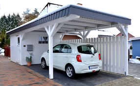 Einzelcarport mit Gerätekammer