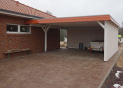 doppelcarport-rote-schieferblende.jpg