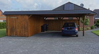 Doppelcarport mit Gerätekammer