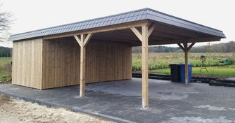 Doppelcarport mit Gerätekammer