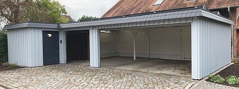 Dreier Carportanlage mit Gerätekammer, weiß