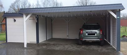 Doppelcarportanlage mit Gerätekammer, weiß