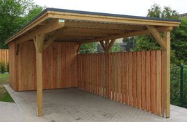 Einzelcarportanlage mit Gerätekammer